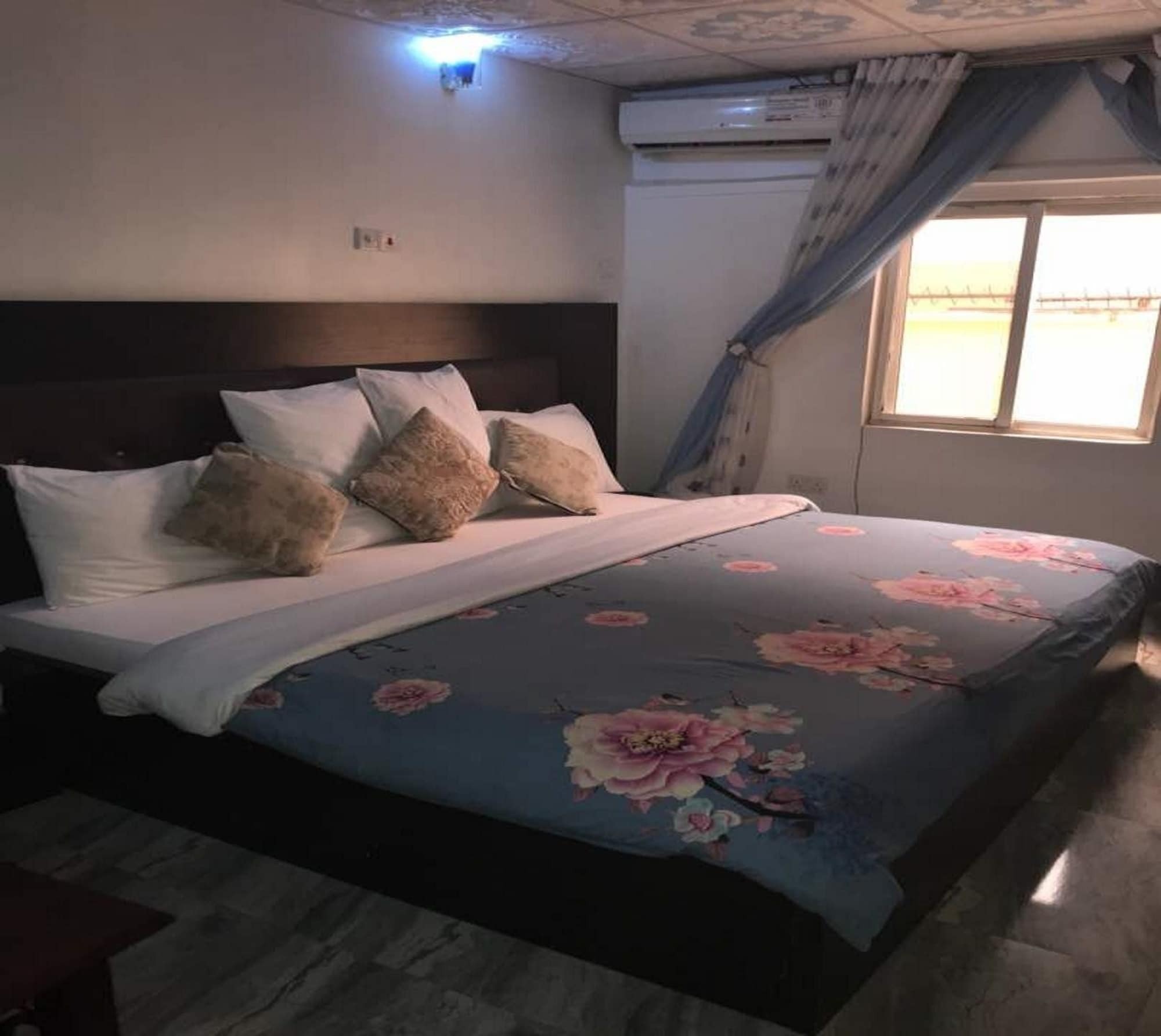 02 Arena Suites Mobushipe Buitenkant foto